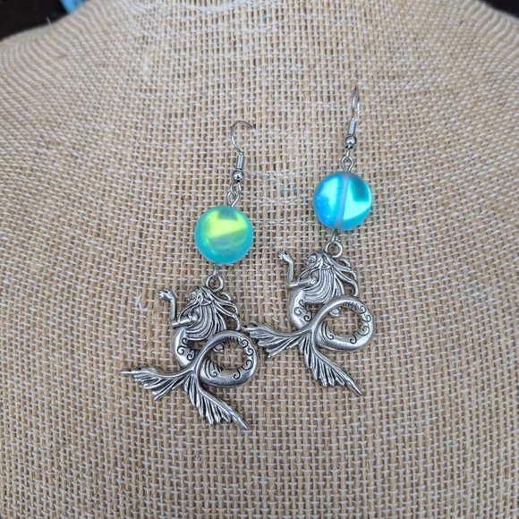 Mermaid Earrings - Picture 6 of 9